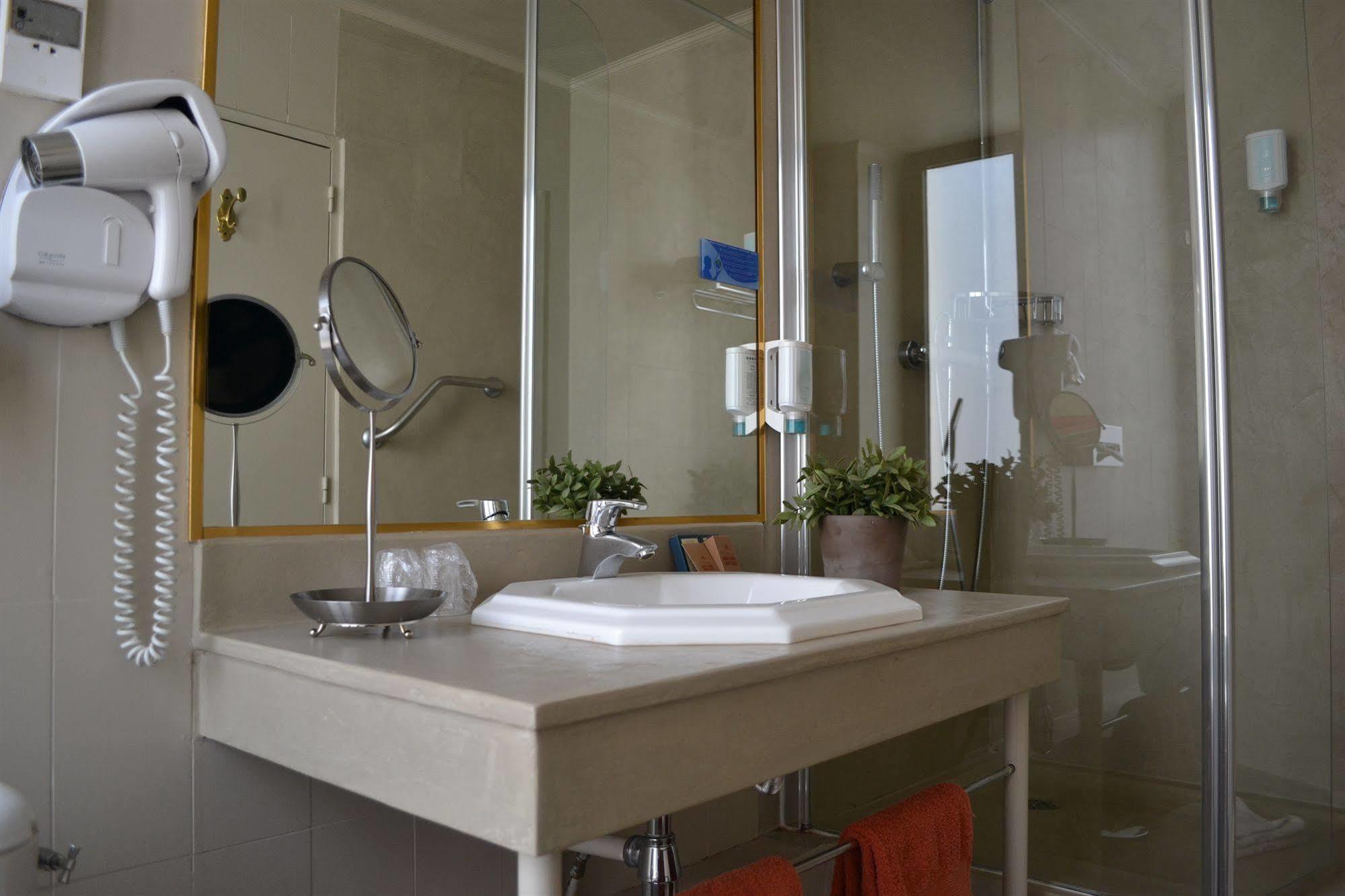 Saint Ferreol Hotel Marseilles Buitenkant foto